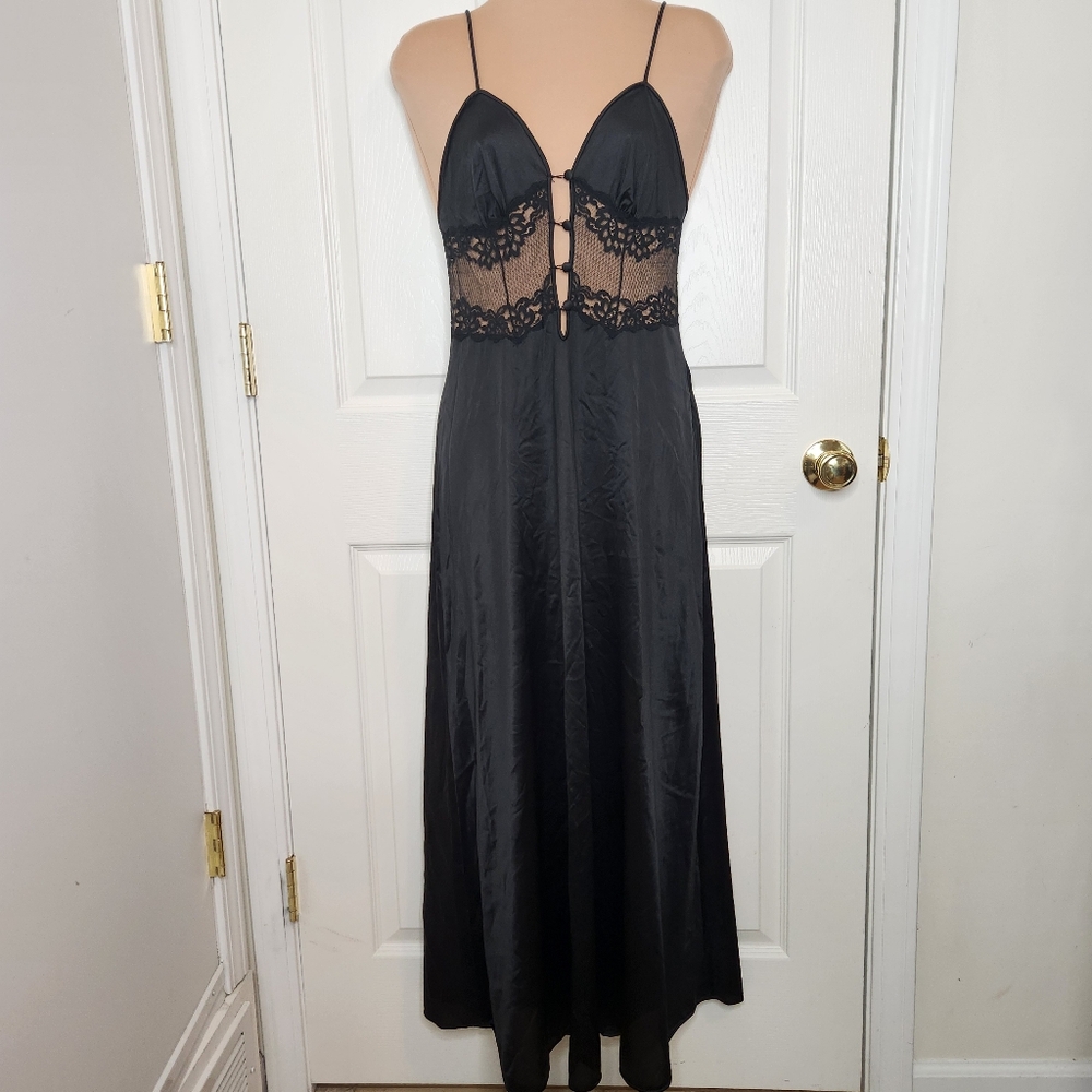 Vintage Vanity Fair Long Black Nightgown Lingerie Size 32 Nylon Lace Sheer